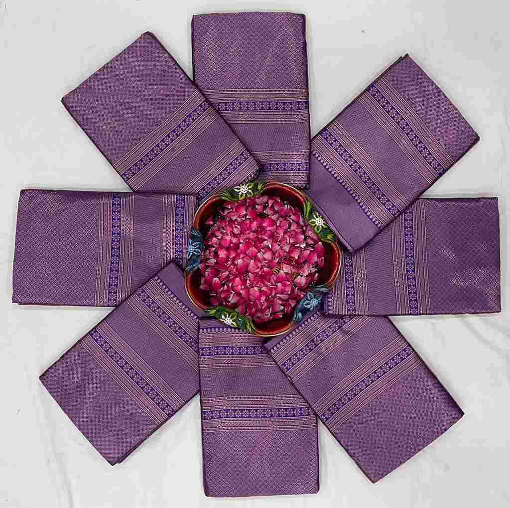 Kp-4009 By Fashid Wholesale 01 To 02 Series Indian Traditional Wear Collection Beautiful Stylish Fancy Colorful Party Wear & Occasional Wear Soft Lichi Silk Sarees At Wholesale Price