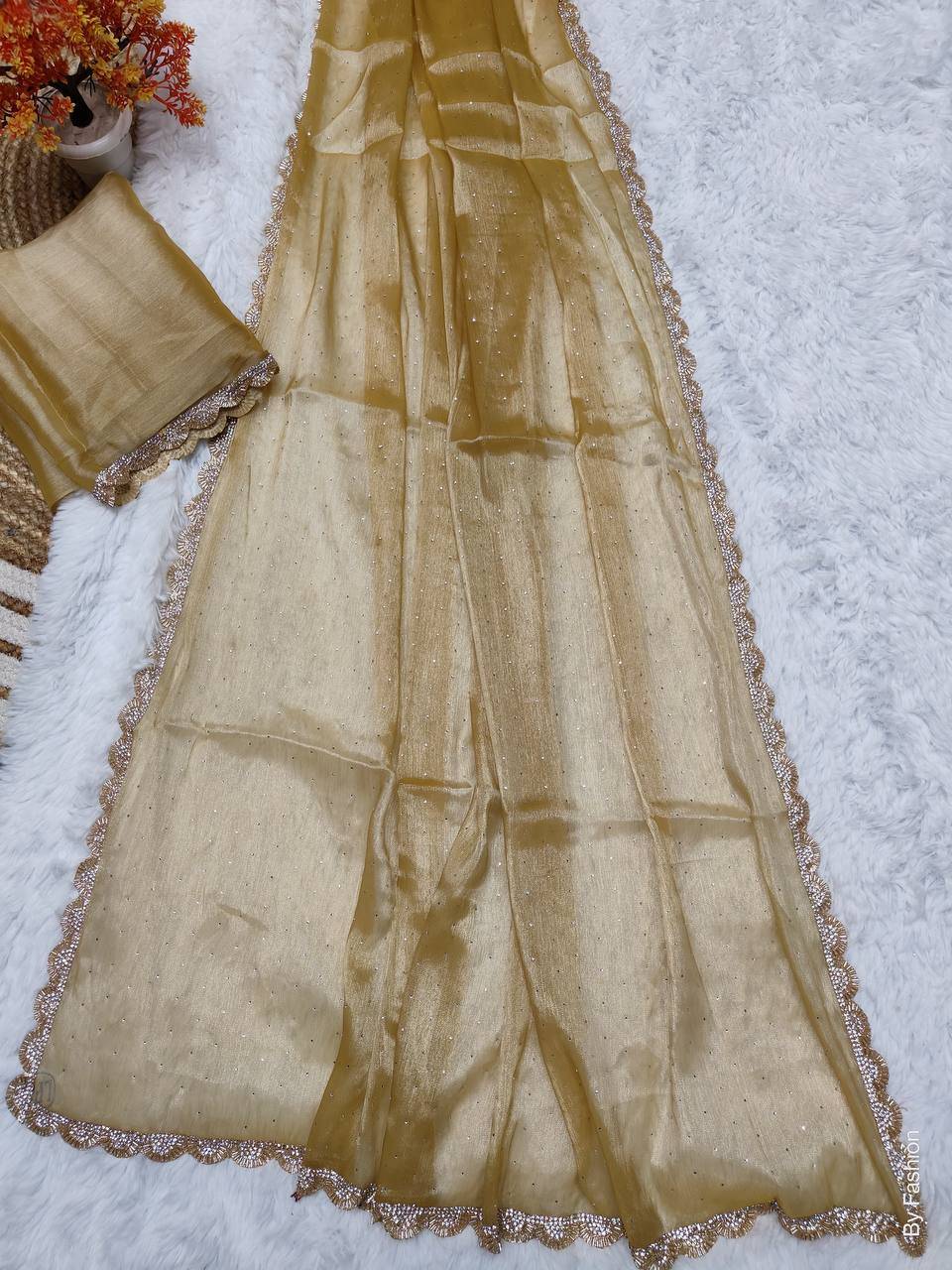 Vs-Minaxi By Fashid Wholesale 01 To 05 Series Indian Traditional Wear Collection Beautiful Stylish Fancy Colorful Party Wear & Occasional Wear Pure Jimmy Choo Sarees At Wholesale Price