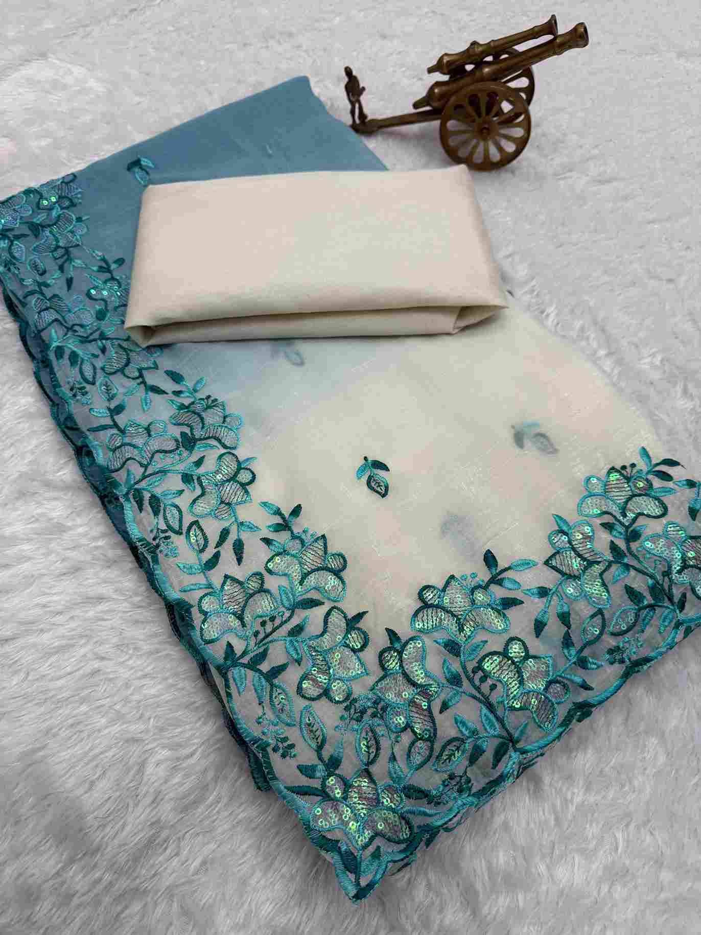 Vs-Nandan By Fashid Wholesale 01 To 05 Series Indian Traditional Wear Collection Beautiful Stylish Fancy Colorful Party Wear & Occasional Wear Crunchy Sarees At Wholesale Price