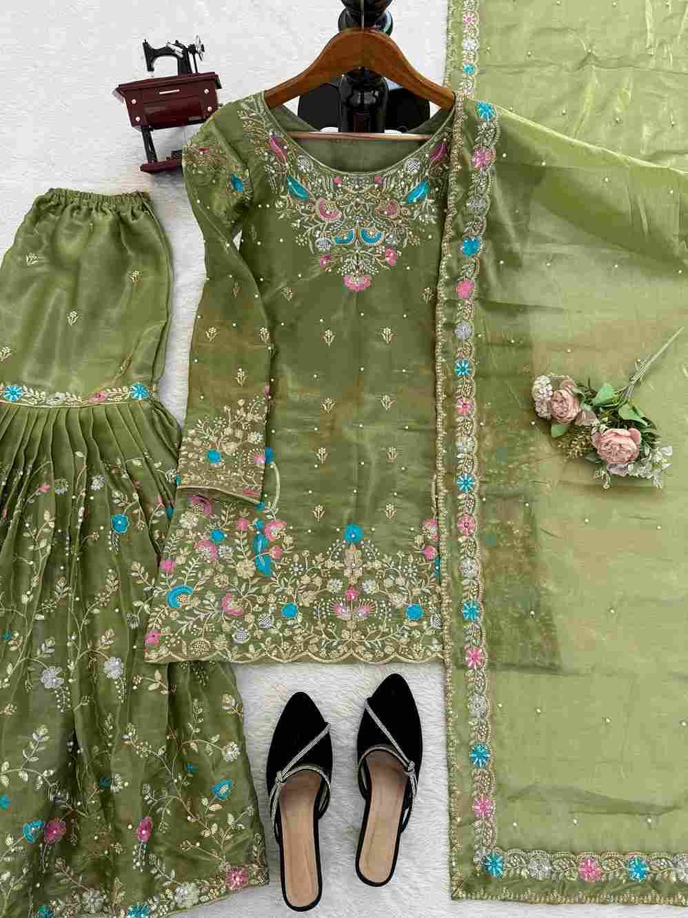 R-5956 By Fashid Wholesale 01 To 06 Series Suits Beautiful Fancy Colorful Stylish Party Wear & Occasional Wear Jimmy Choo Silk Dresses At Wholesale Price