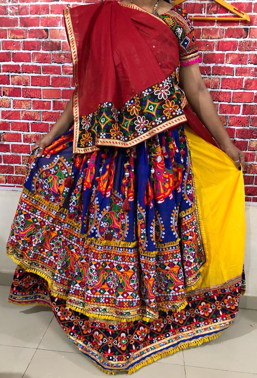 Padmavati Style By Fashid Wholesale 101 To 105 Series Indian Traditional Wear Navratri Collection Beautiful Stylish Fancy Colorful Party Wear & Occasional Wear Soft Cotton Kutch Work Chaniya Choli At Wholesale Price